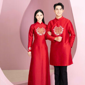 Cặp áo dài cưới màu đỏ thêu chữ